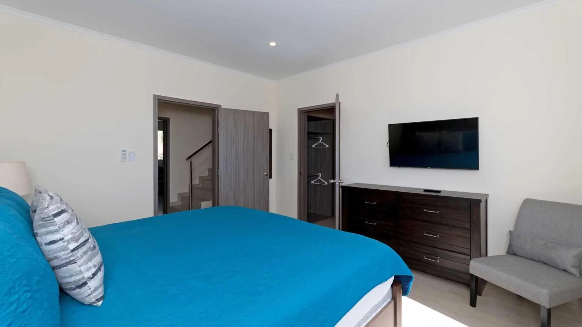 Eaglebeach-Private Pool-Island Delights Townhome12 Palm Beach Aruba