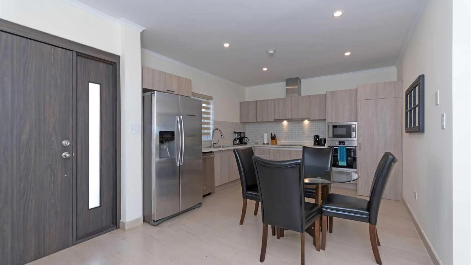 Dom wakacyjny Eaglebeach-Private Pool-Island Delights Townhome12 Palm Beach